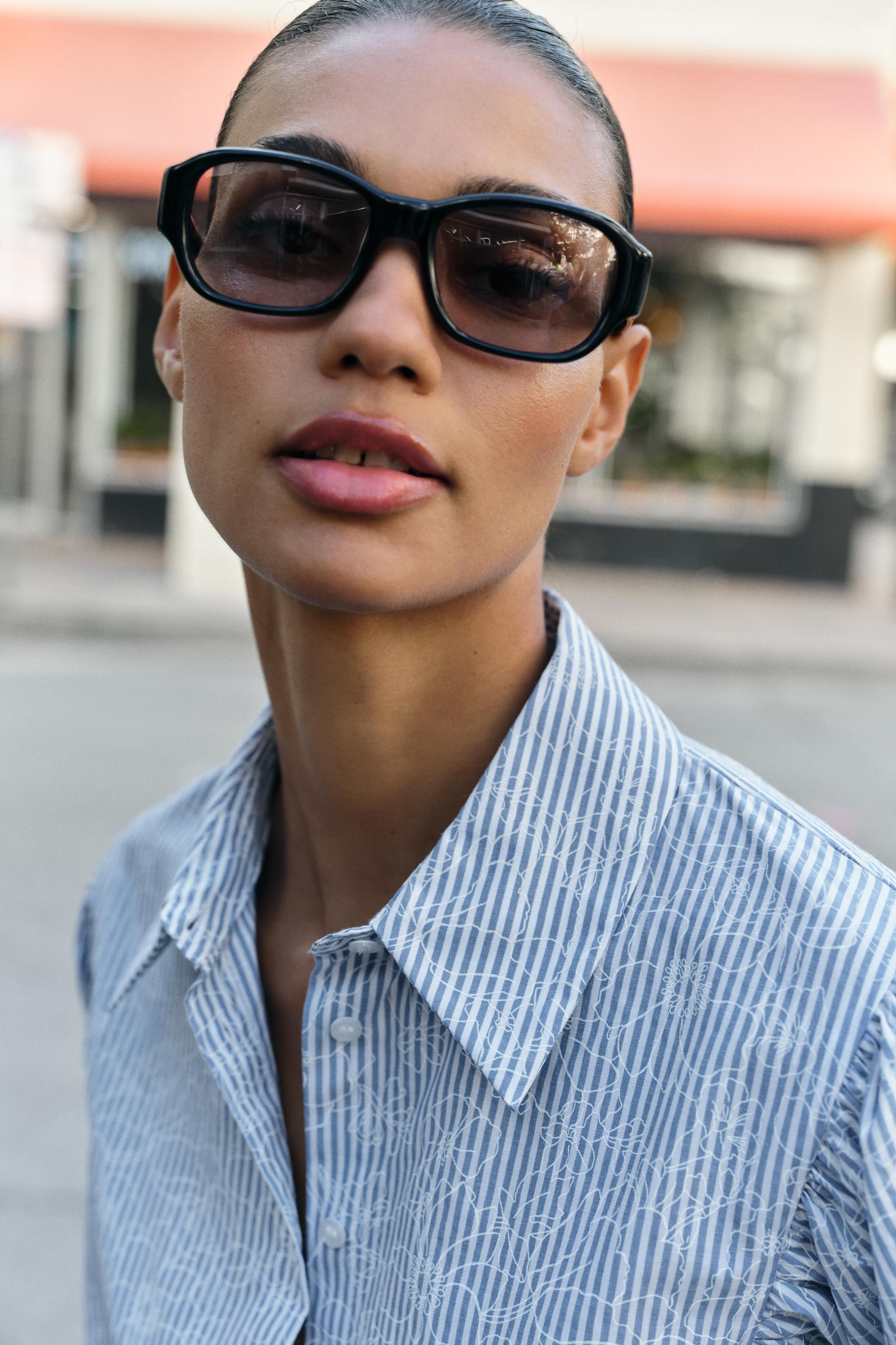STRIPED FLORAL PRINT SHIRT